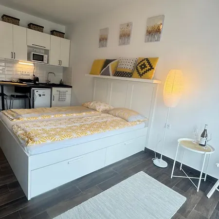 Pici Pihi Apartman Balatonbereny Apartment